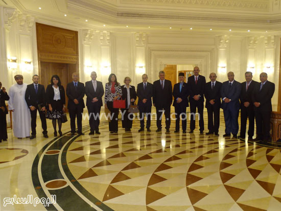 صورة جماعية مع السفير صبري مجدي  -اليوم السابع -9 -2015